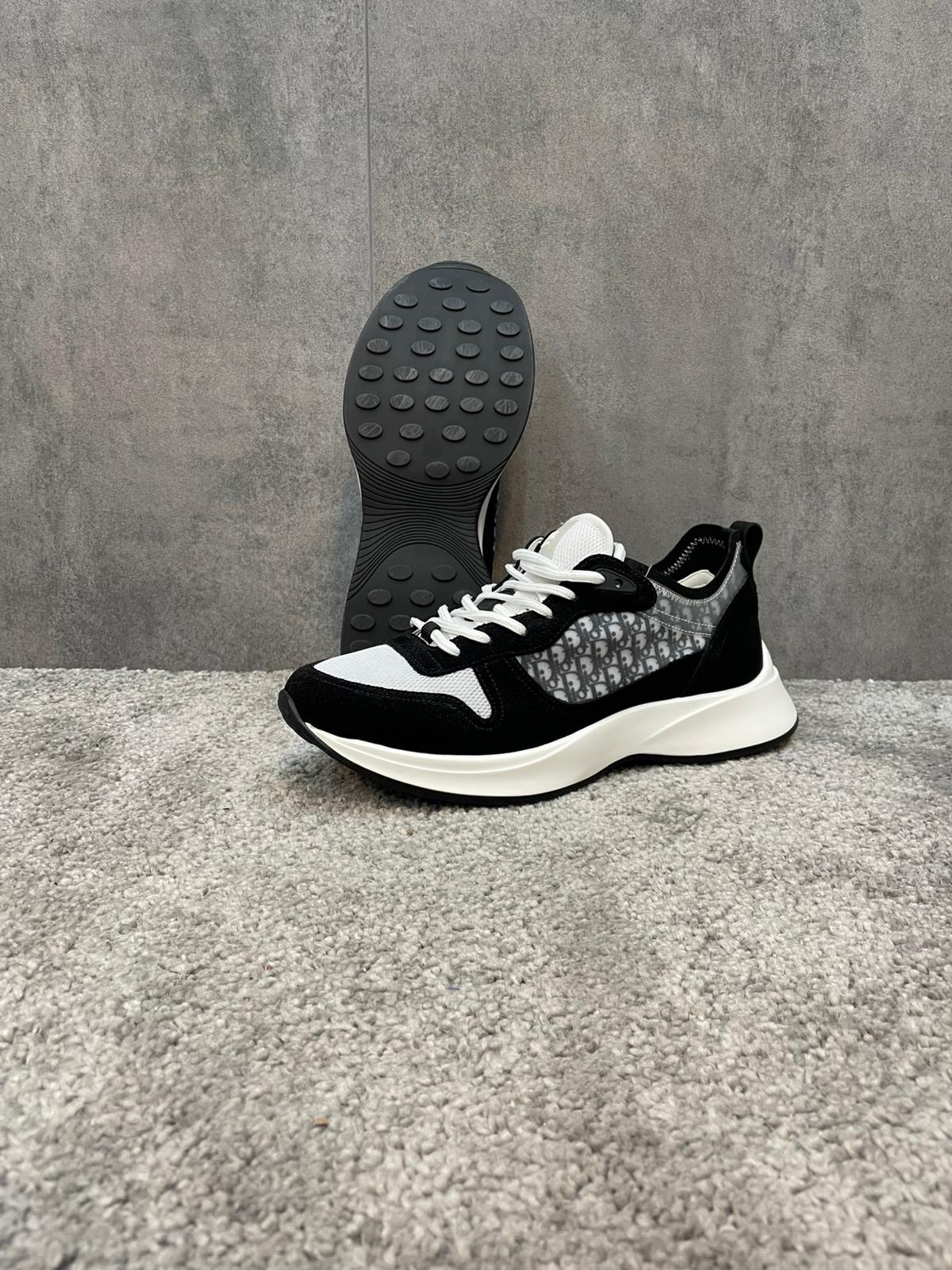 Christian Dior b25 Black On White