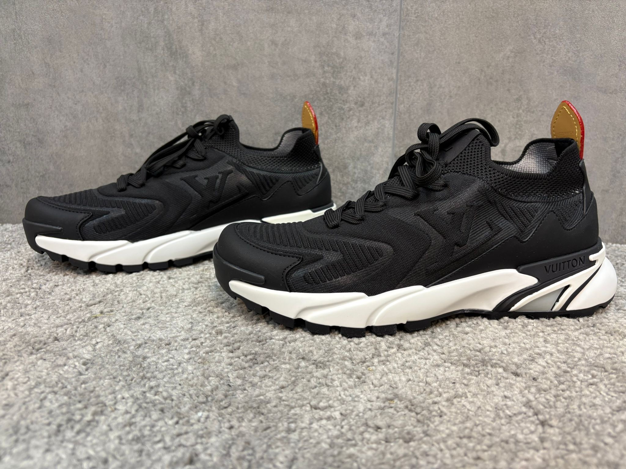 Louis Vuitton Trainers Black White